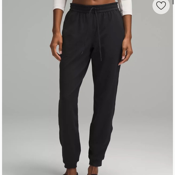 Lululemon Soft Jersey Classic-Fit Mid-Rise Jogger - Size 4 - Picture 7 of 11